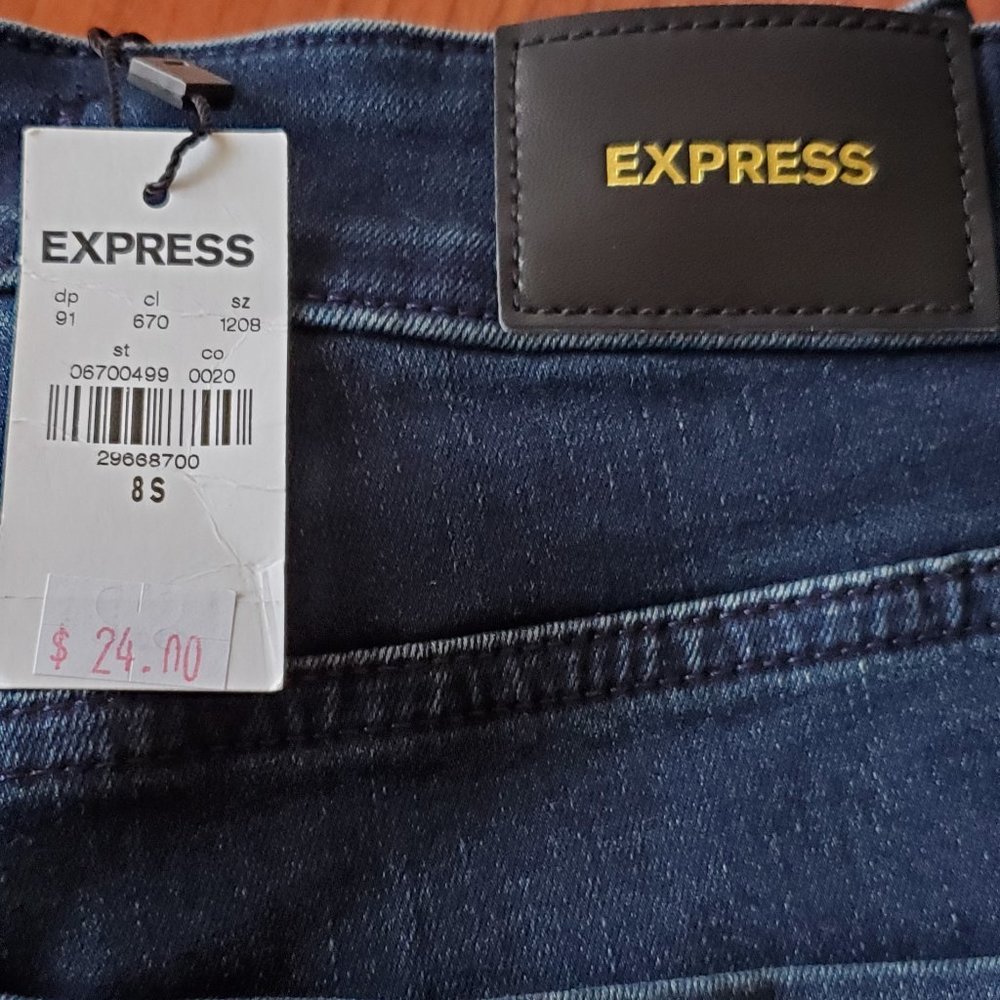 Express NWT bootcut 8s